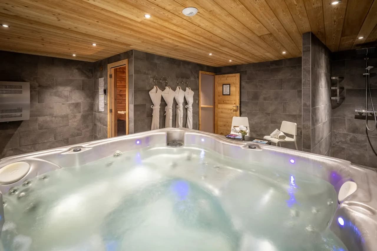 Spacious 7-Bedroom Chalet in Huez photo 3
