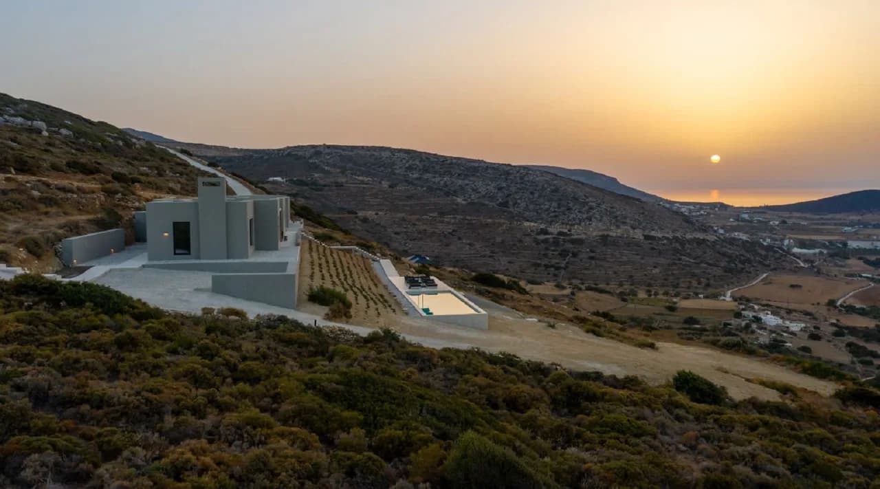 Stunning Retreat In Paros With Polished Design photo 3