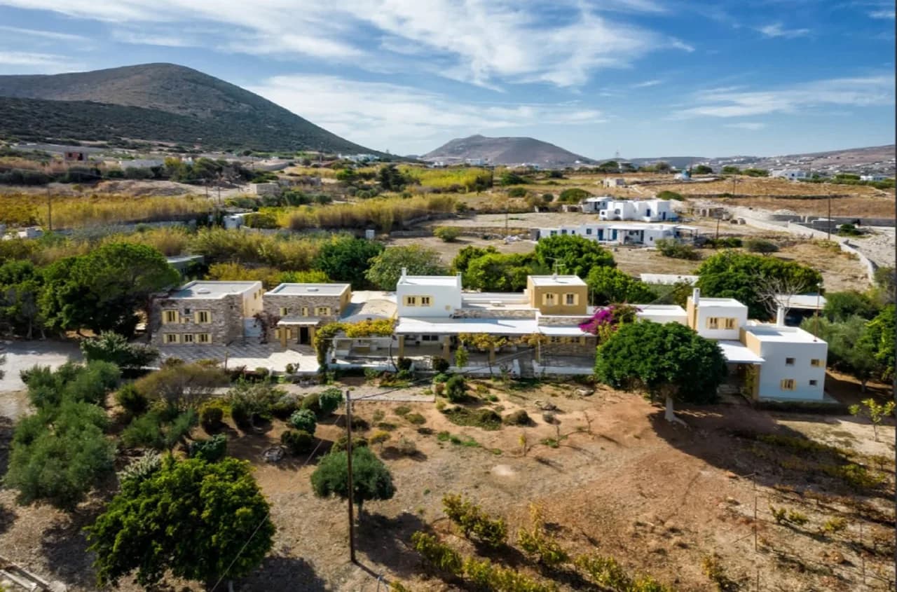 Luxury Escapade: A Vineyard Retreat In Paros photo 2
