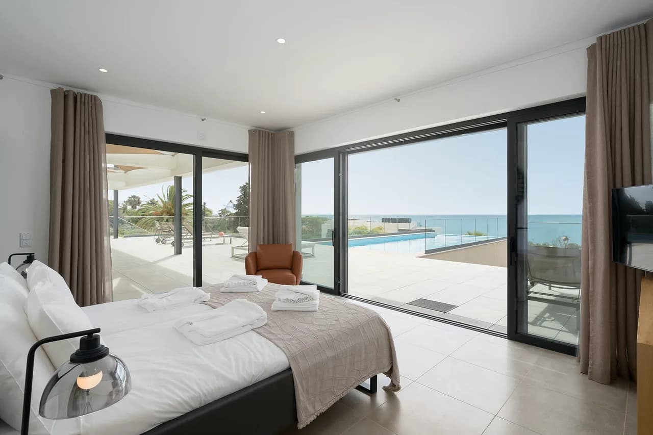 Lavish 4-bedroom Villa In The Area Of Praia Da Luz photo 3