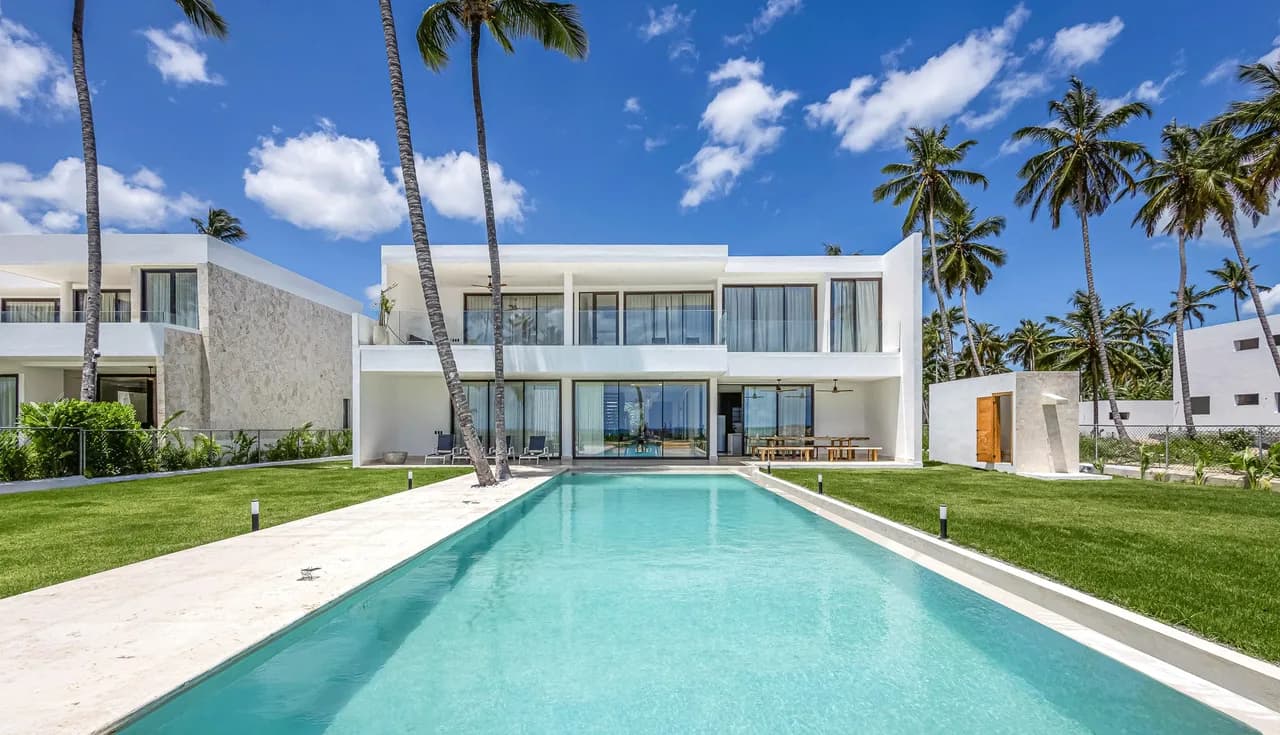 Beachfront Six Bedroom Villa in Samana photo 2
