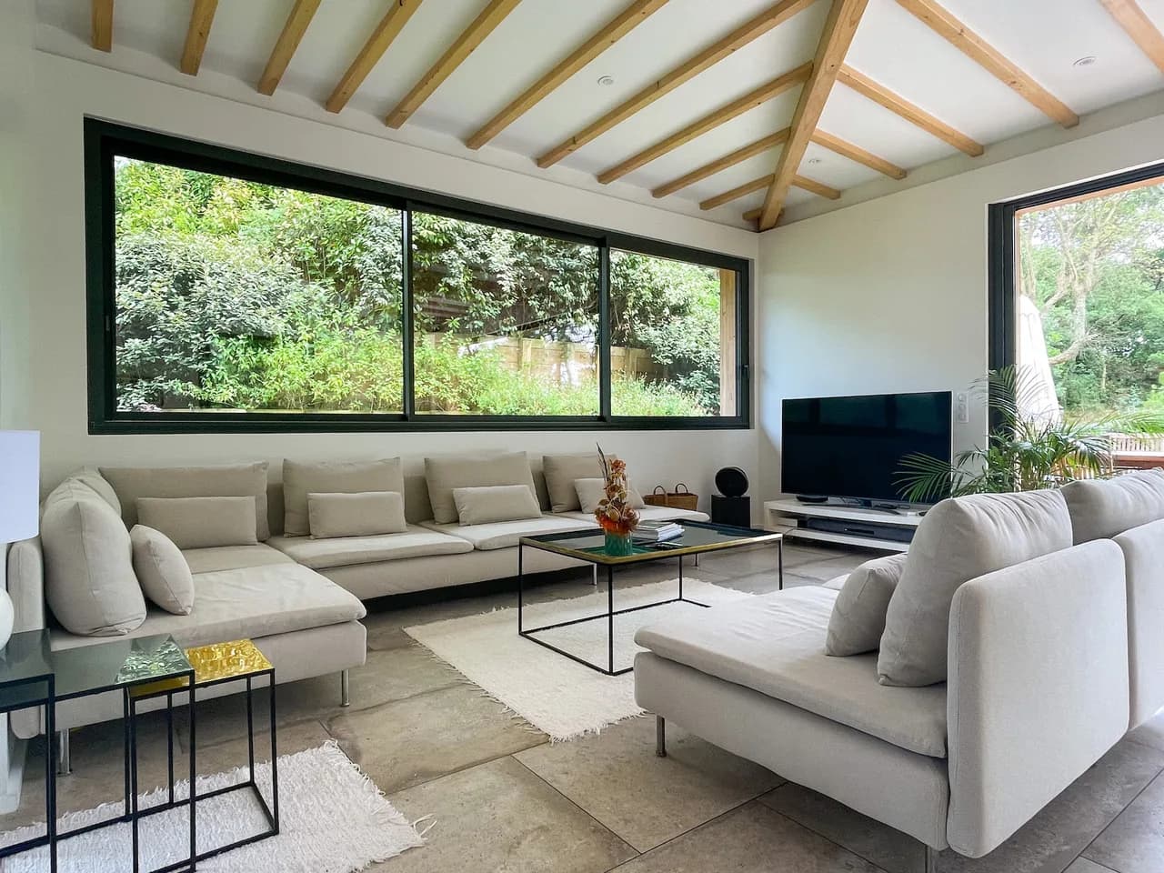 Eco-Luxe Five-Bedroom Villa with Heated Pool photo 2