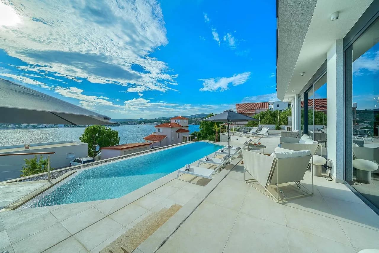 Charming Villa Overlooking The Town Of Rogoznica photo 4