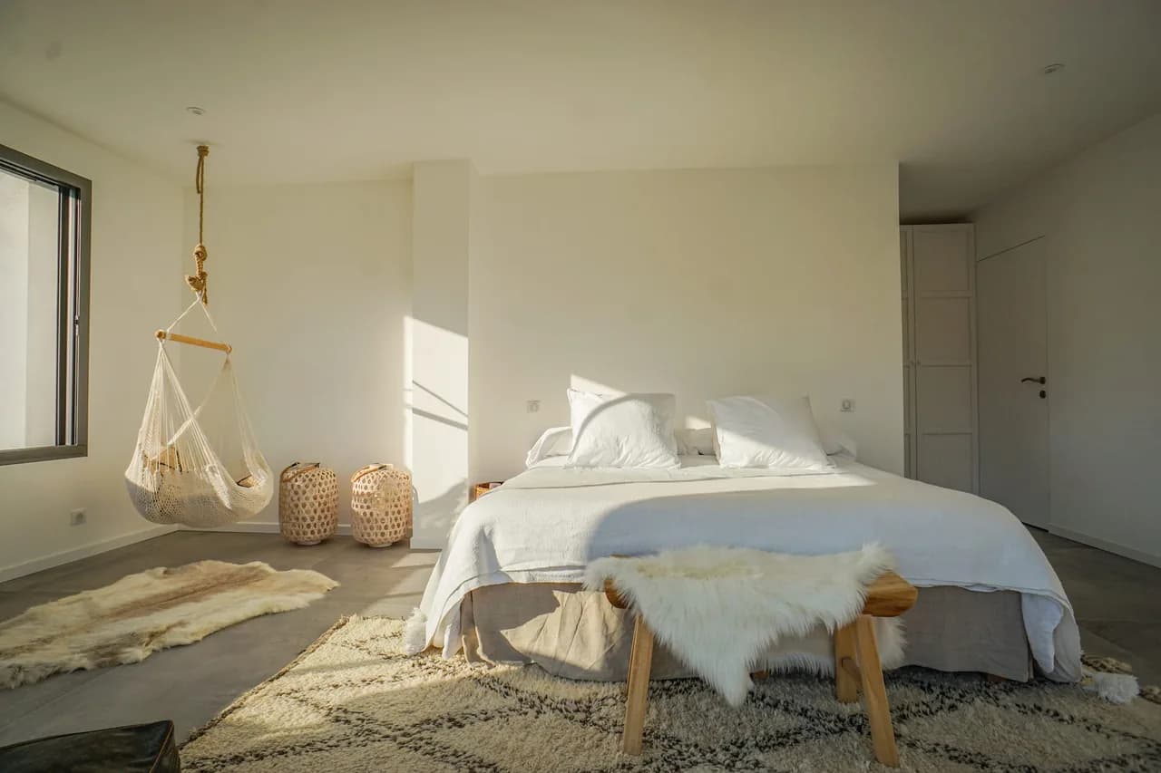 Beachfront Four-Bedroom Villa with Sauna and Pool photo 3