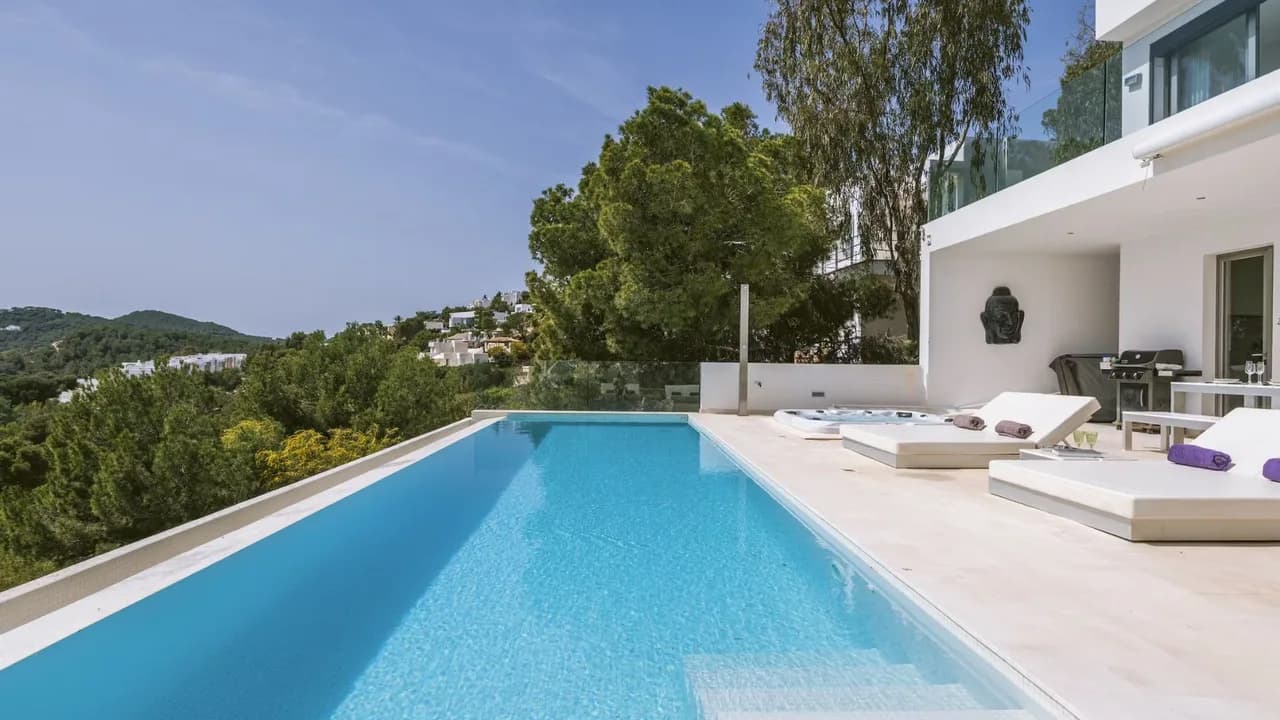 Infinity Pool Villa With Sea Views photo 4