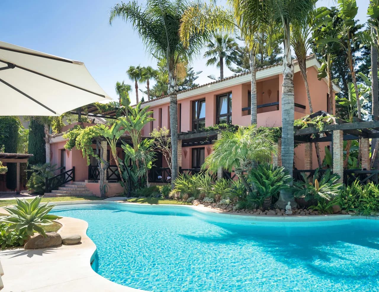 Accessible Beachfront Villa in Marbella photo 2