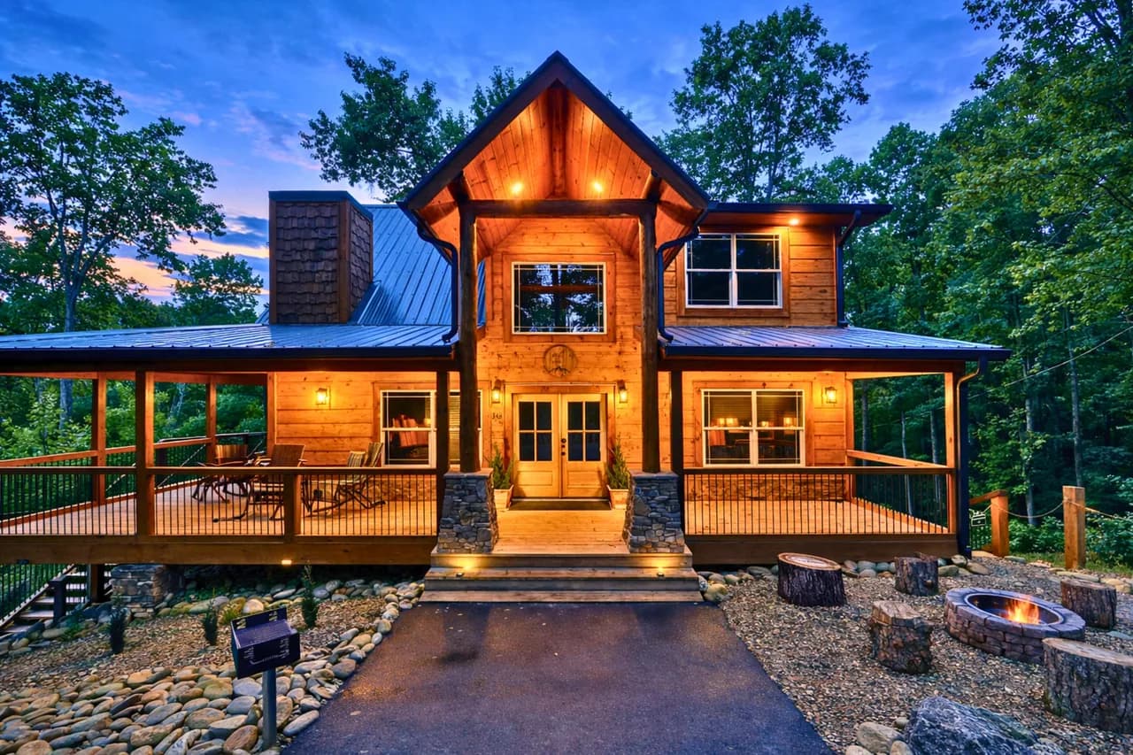 Accessible Three Bedroom Cabin in Smoky Mountains