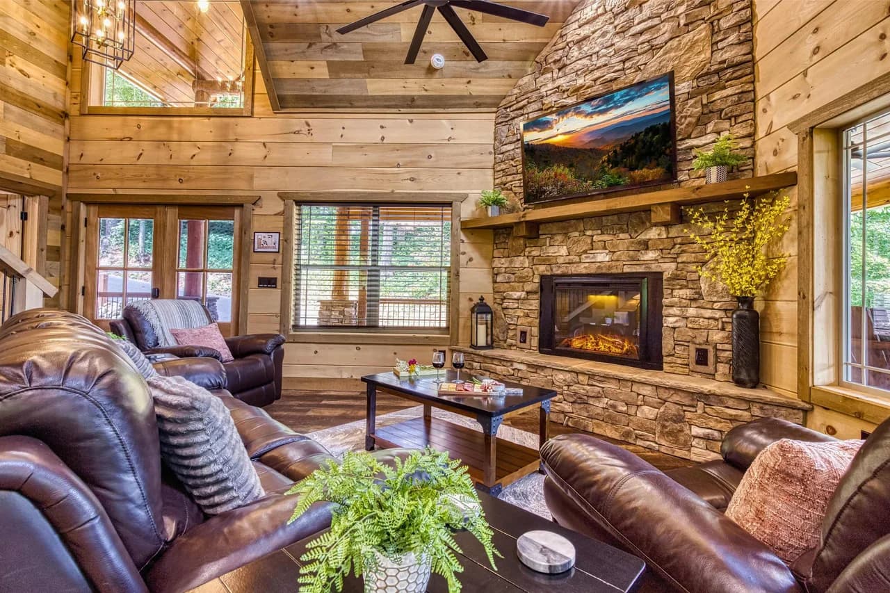 Accessible Three Bedroom Cabin in Smoky Mountains photo 3