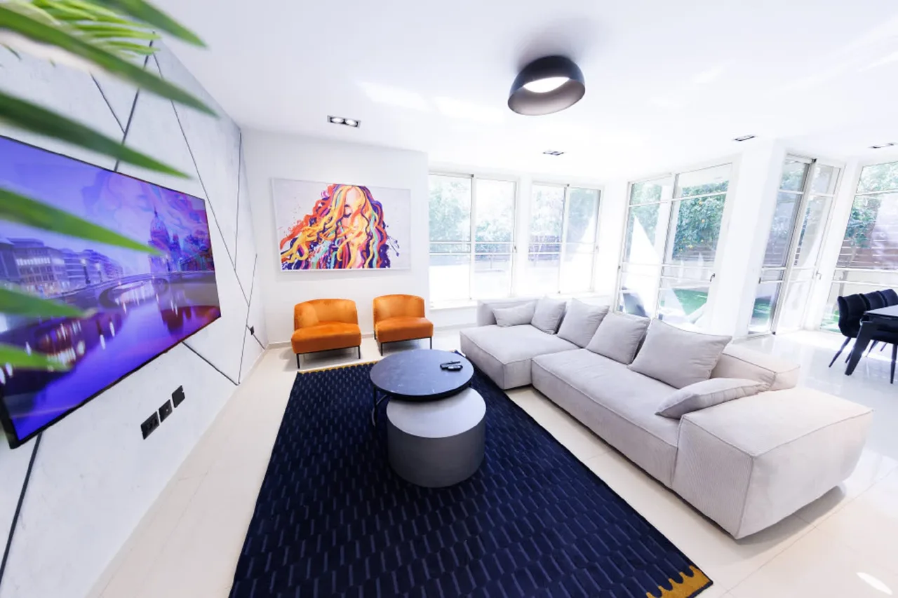 Spacious 4-bedroom Home With Lush Of Green Outdoor photo 2