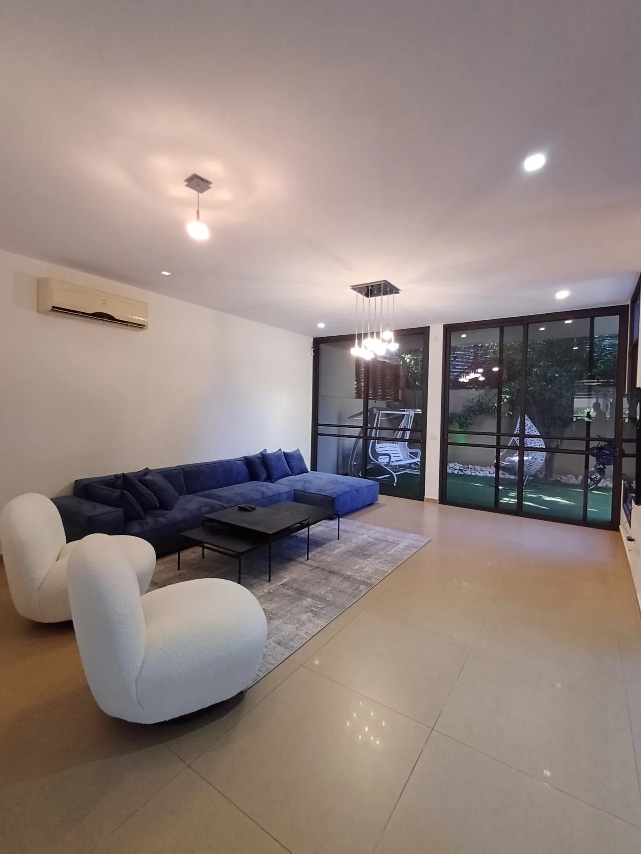 Impressive 4-storey House With Luxurious Space photo 2