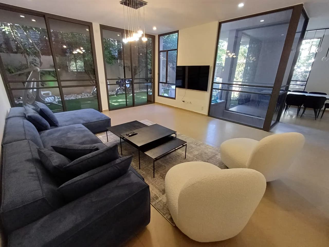 Impressive 4-storey House With Luxurious Space photo 5