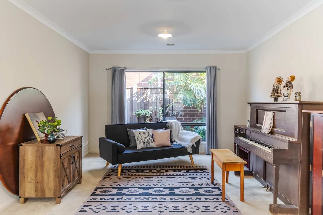 Elegant Four Bedroom Villa in Point Cook Victoria photo 3