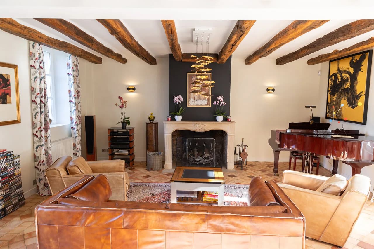 D’Artagnan's Hideaway: Enchanting Farmhouse with Modern Amenities photo 2