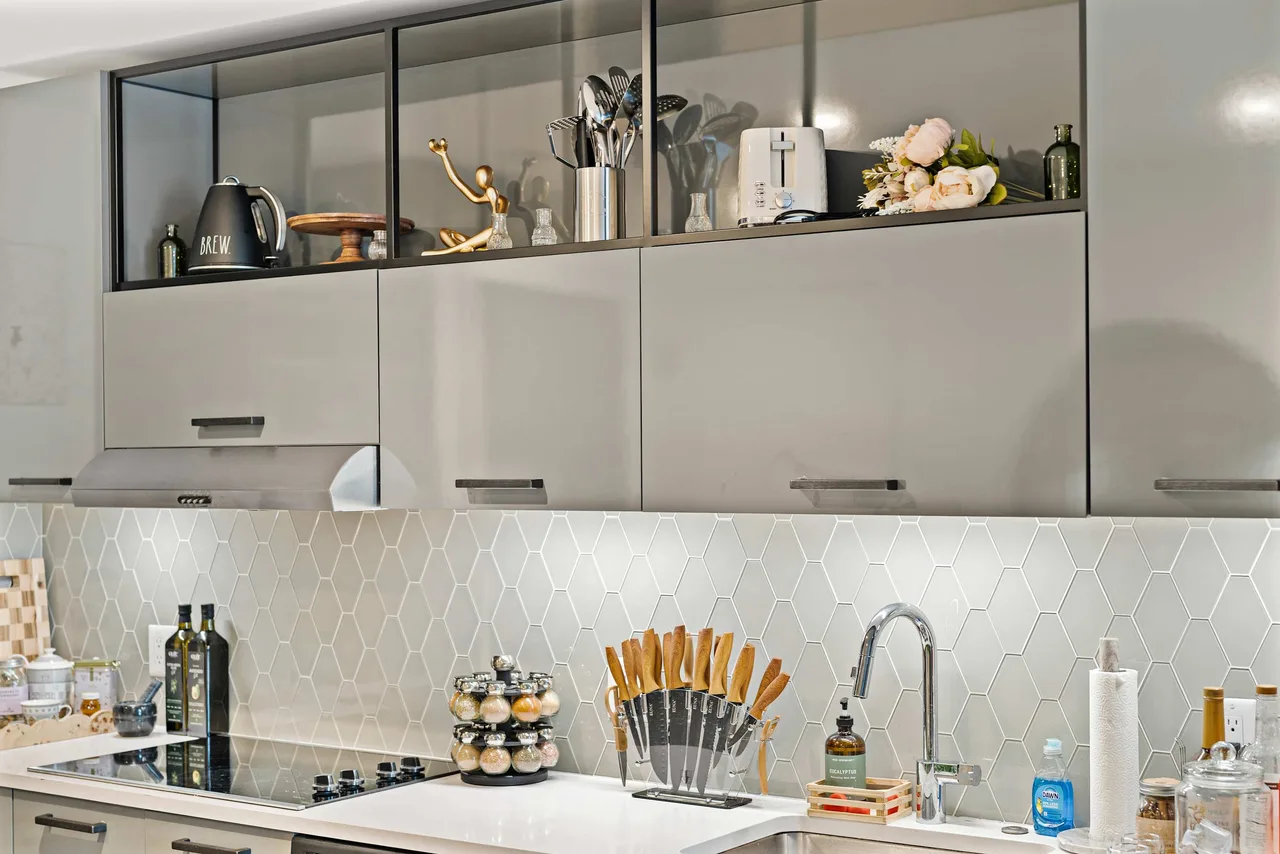 Modern Two Bedroom Suite in Boston Area photo 3