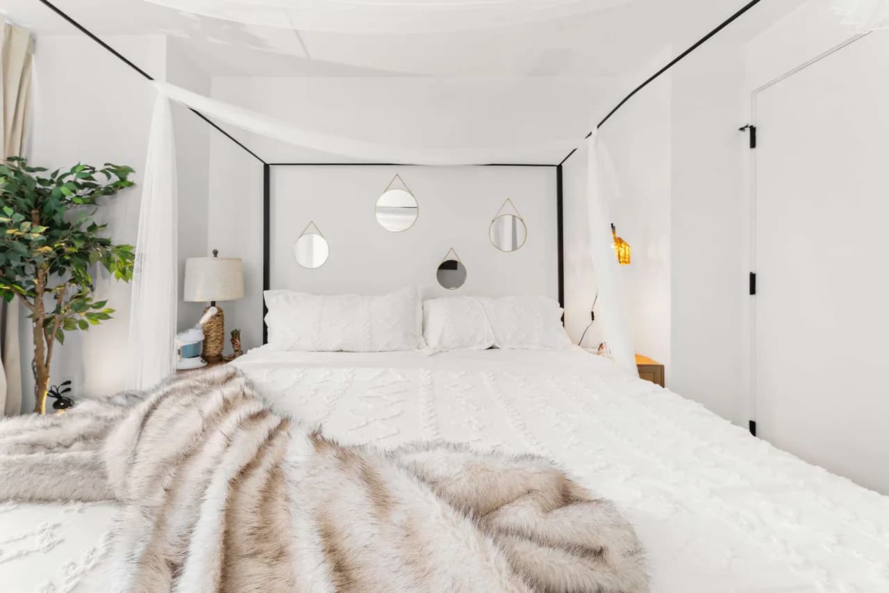 Modern Two Bedroom Suite in Boston Area photo 5