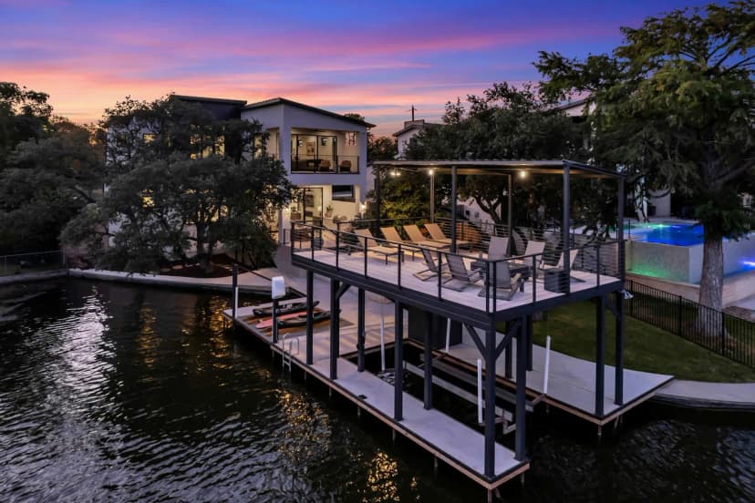 Spacious Four Bedroom Retreat in Austin