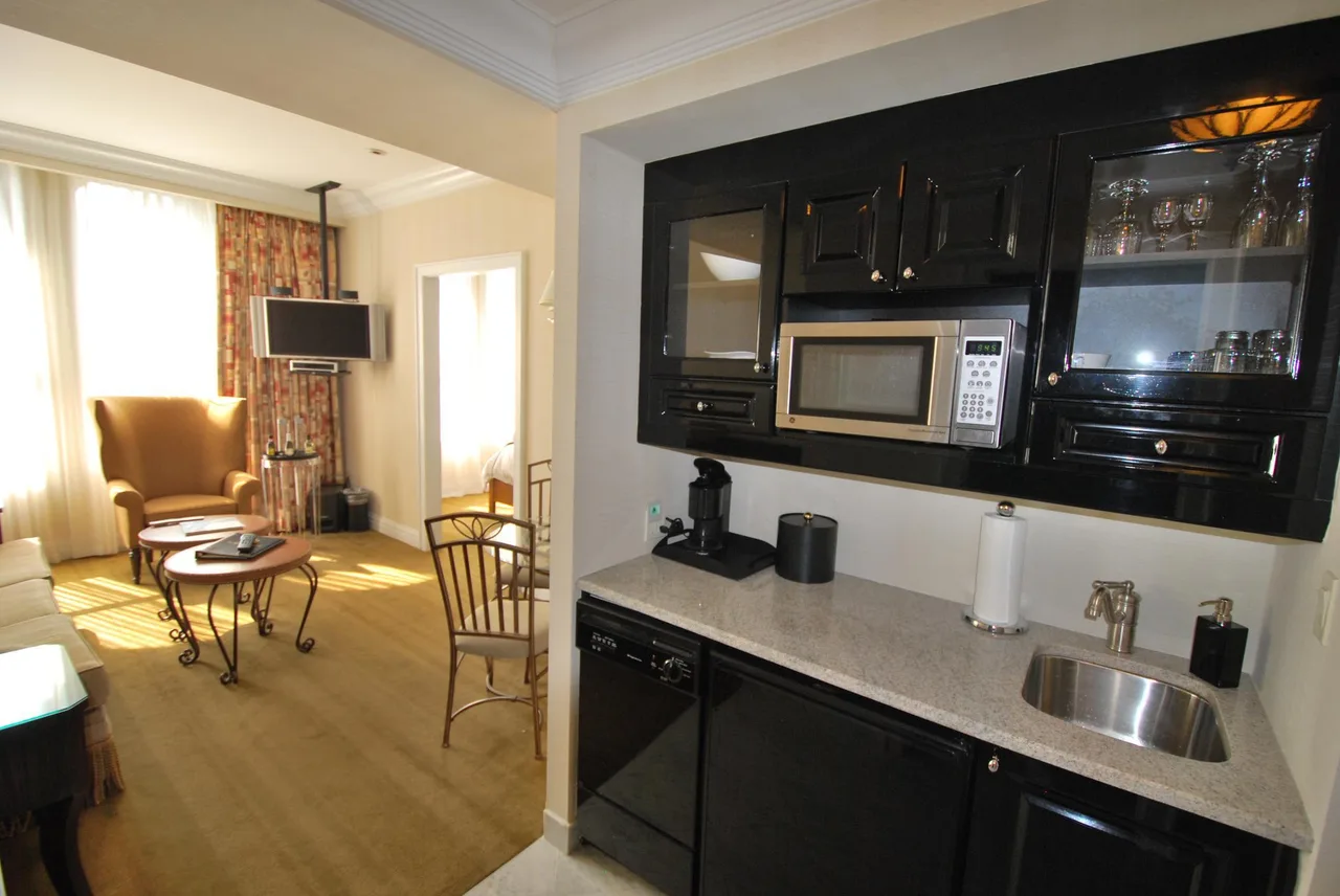 Stylish 1BR 3 Blocks to Central Park photo 3
