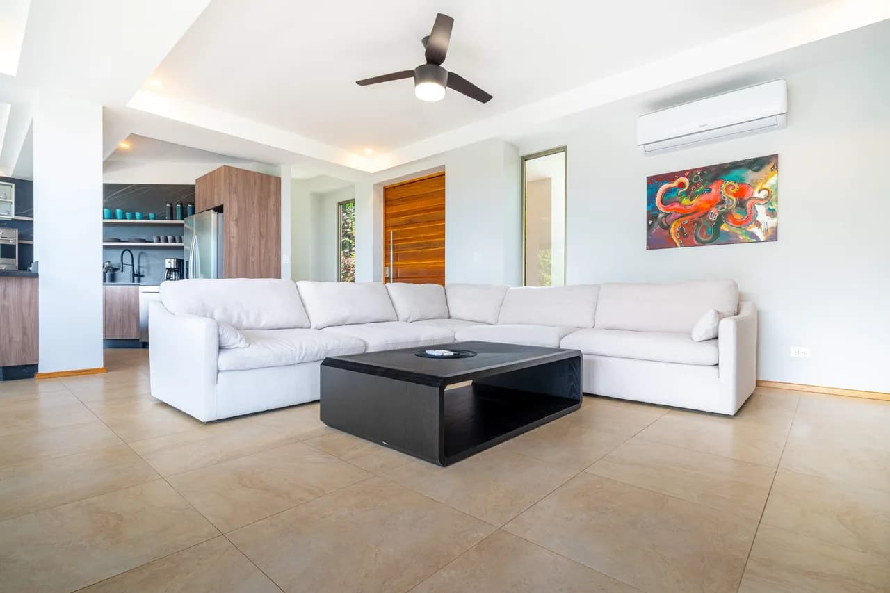 Secluded Luxury Villa with Stunning Views photo 2