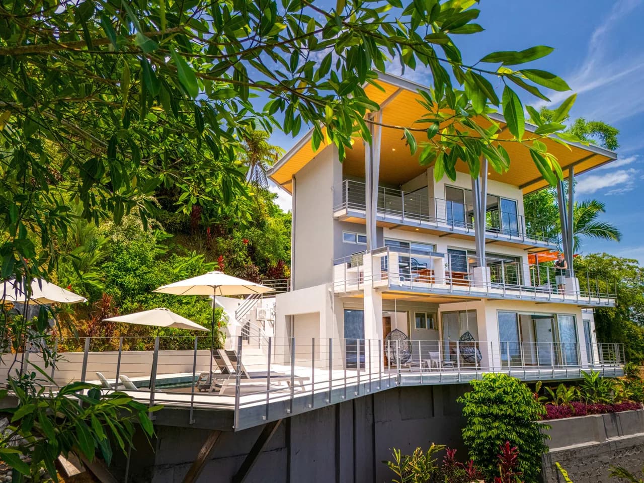 Secluded Luxury Villa with Stunning Views photo 5