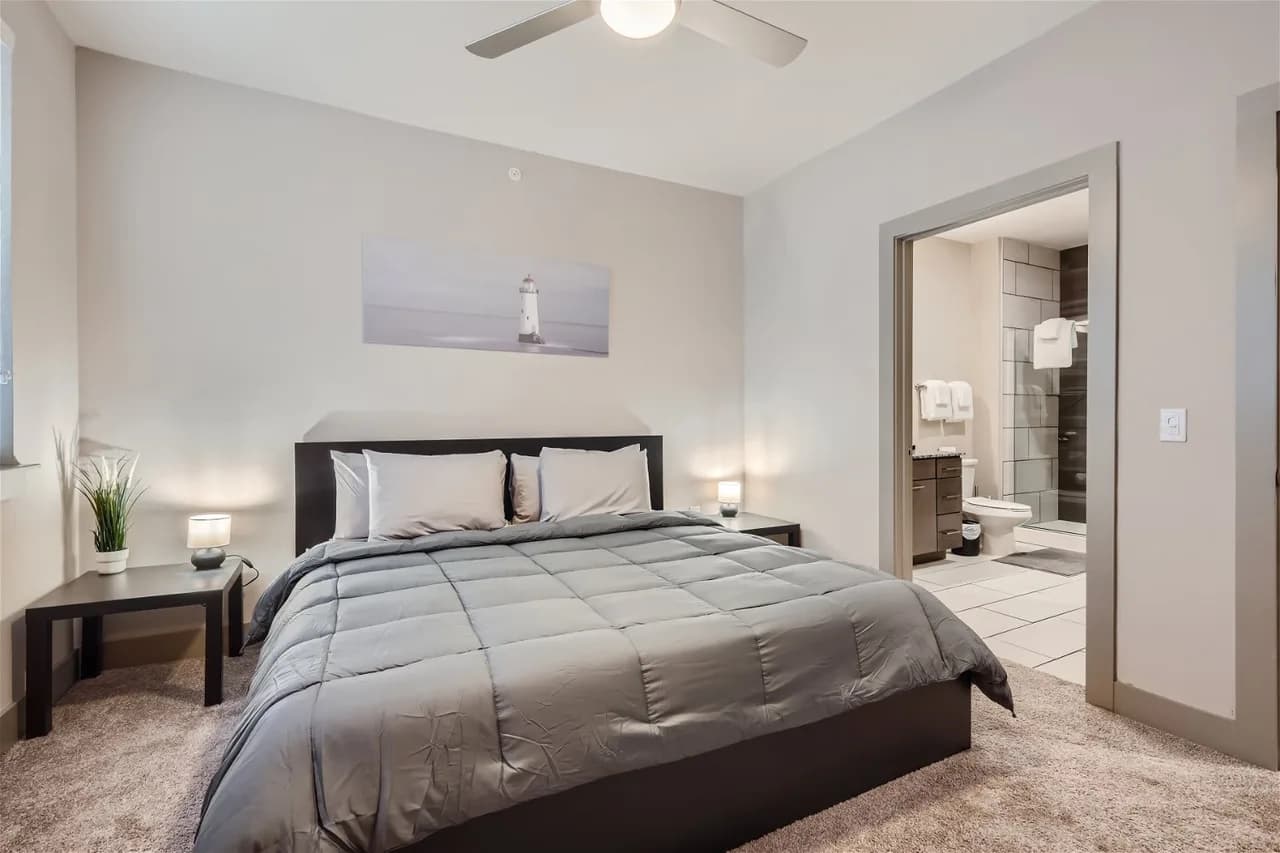 Scenic Austin Apartment King Beds & Balcony photo 3