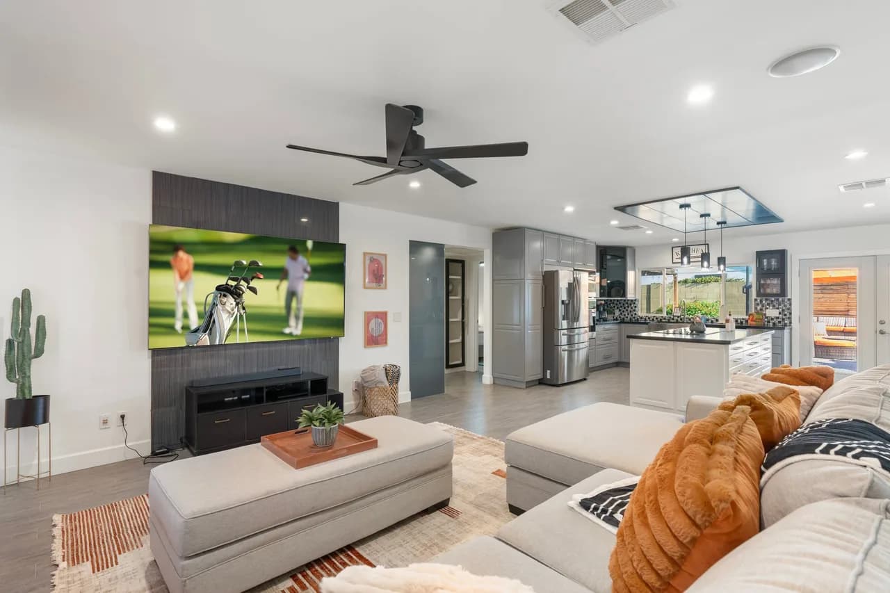 Outdoor Oasis Villa in Phoenix Arizona photo 2