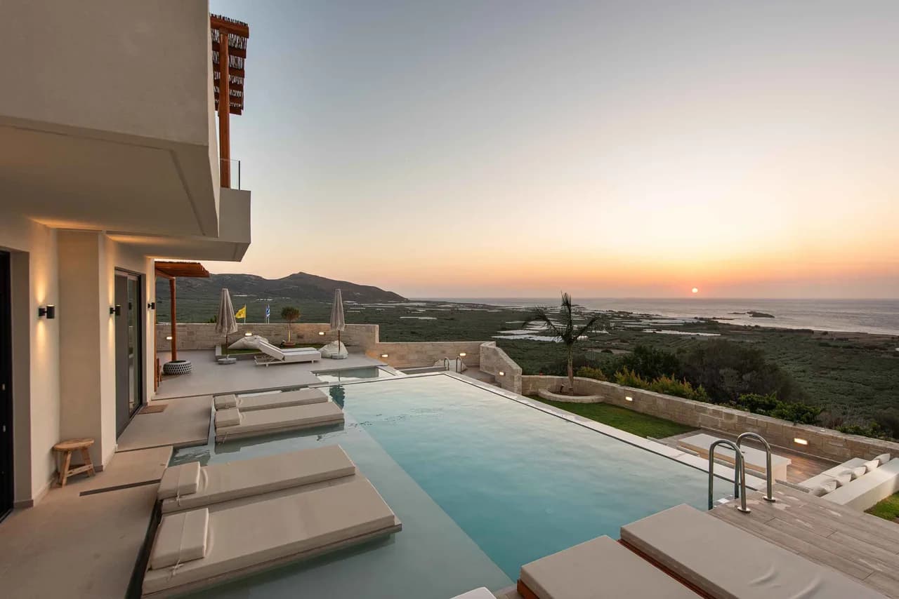 Luxury Villa With Accessible Private Pool photo 2