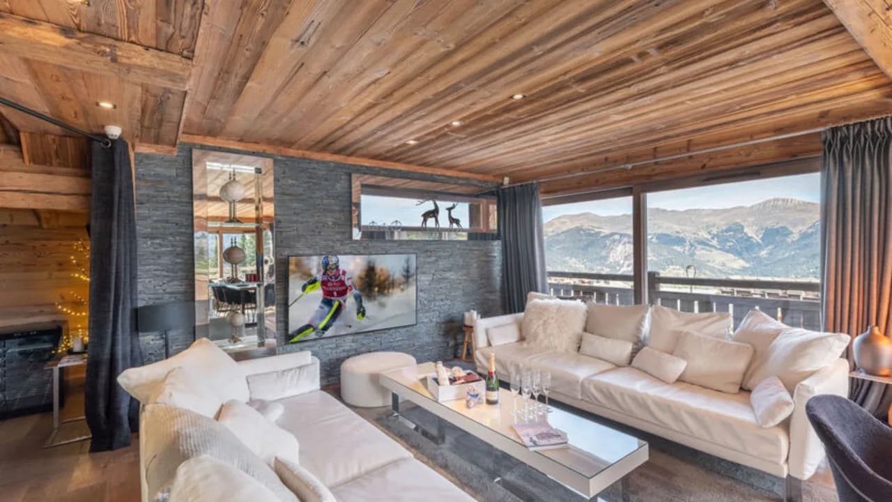 Chic Courchevel Escape With Stunning Views photo 3