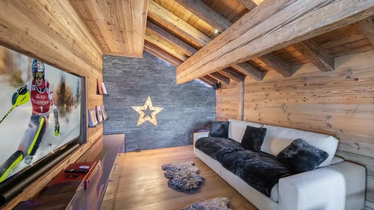 Chic Courchevel Escape With Stunning Views photo 4