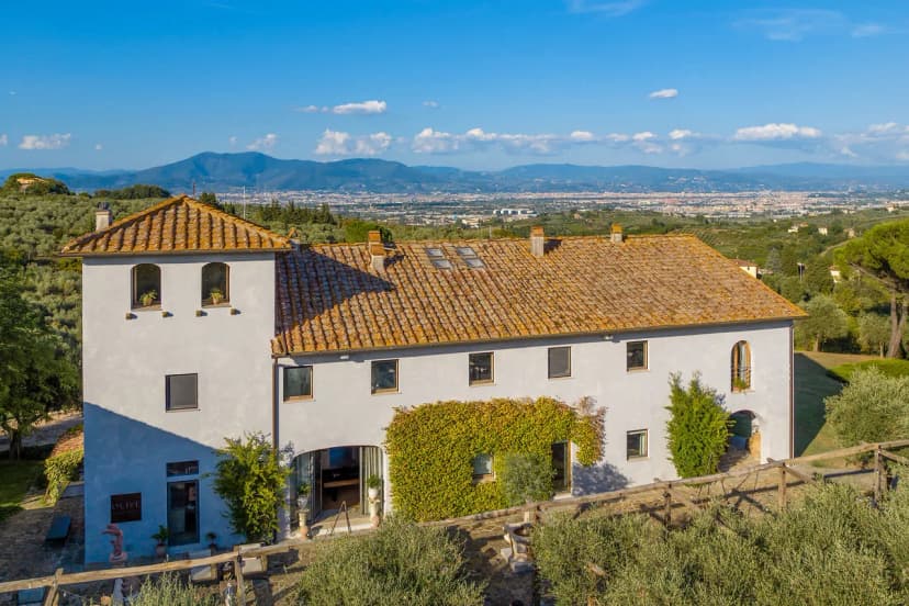 Elegant Seven Bedroom Villa in Florence