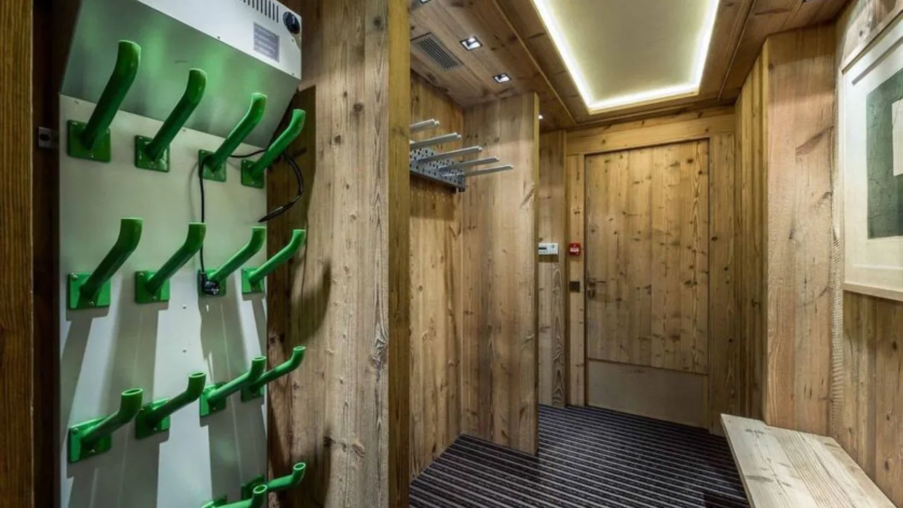 Luxury Chalet in Les Chenus Courchevel photo 3