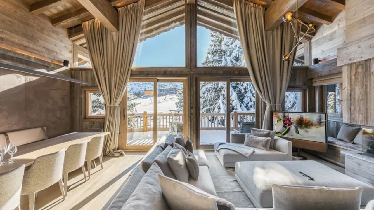 Chalet With Direct Ski Slope Access photo 2