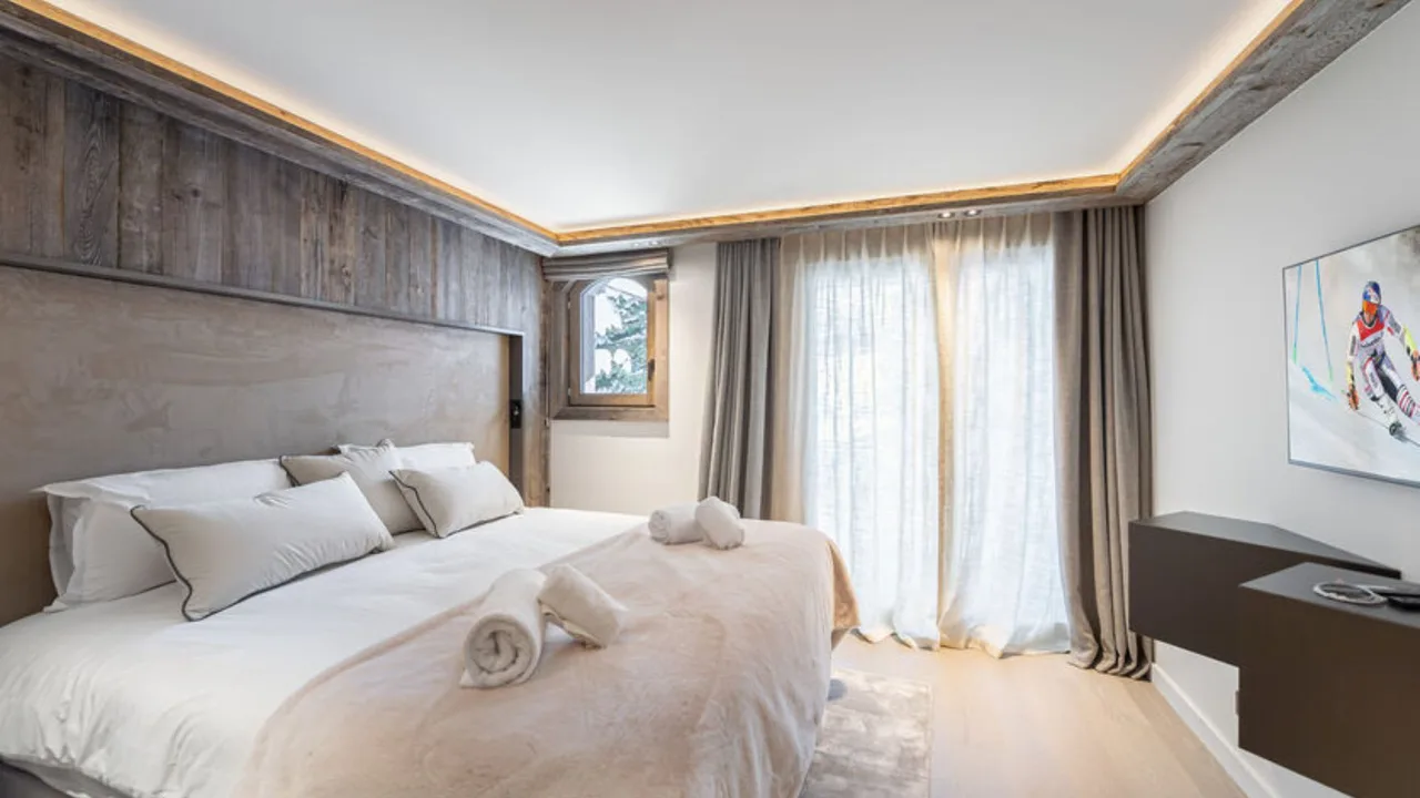 Chalet With Direct Ski Slope Access photo 3