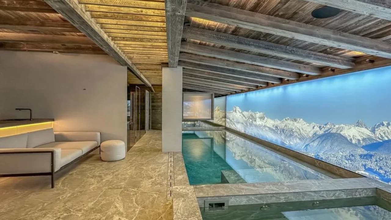 Chalet With Direct Ski Slope Access photo 5