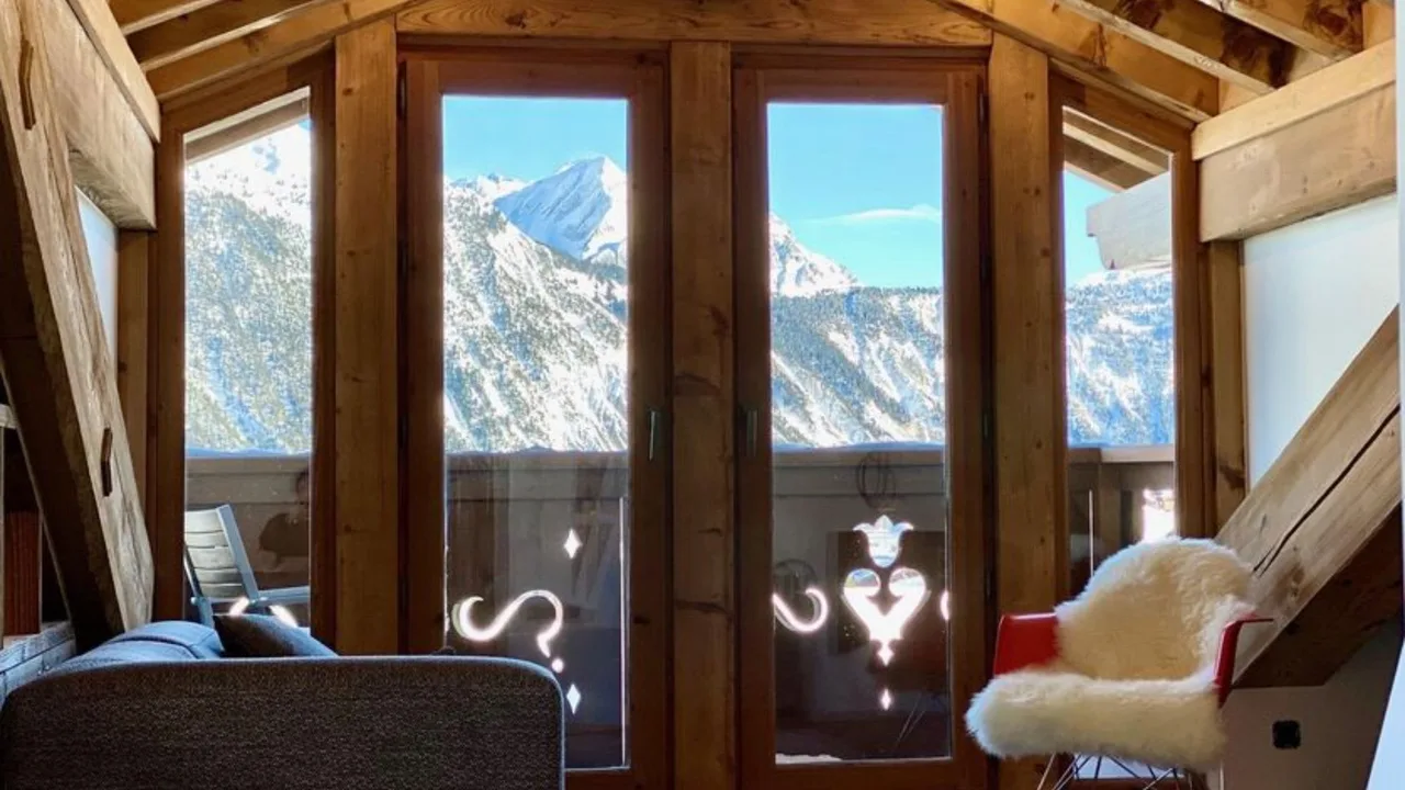 Courchevel Getaway With Balconies and Sauna photo 4