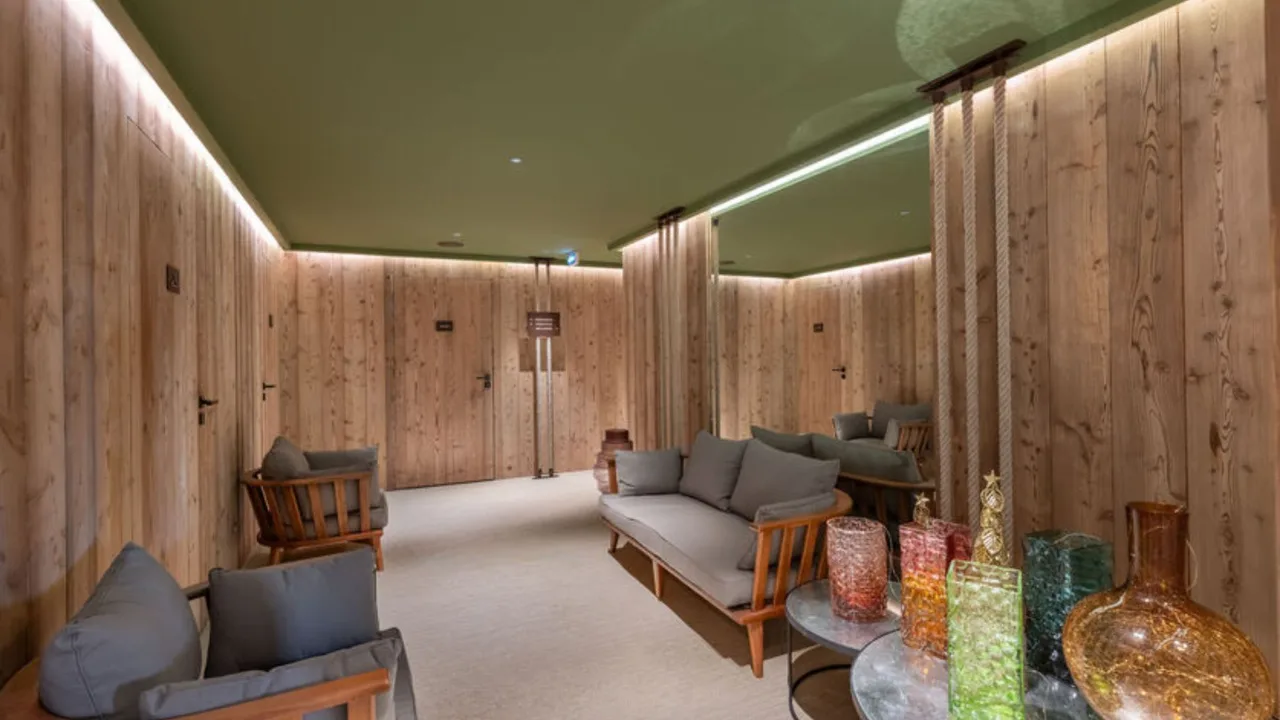 Trendy Ski in Ski Out Retreat in Courchevel photo 5