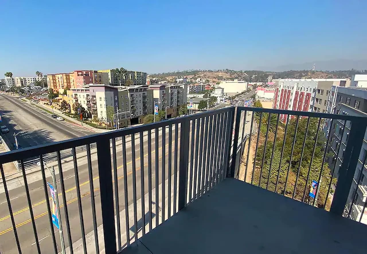 Modern Two Bedroom Apartment in Los Angeles photo 2