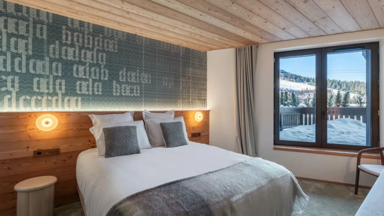 Stylish Courchevel Rental Near Ski Slopes photo 2