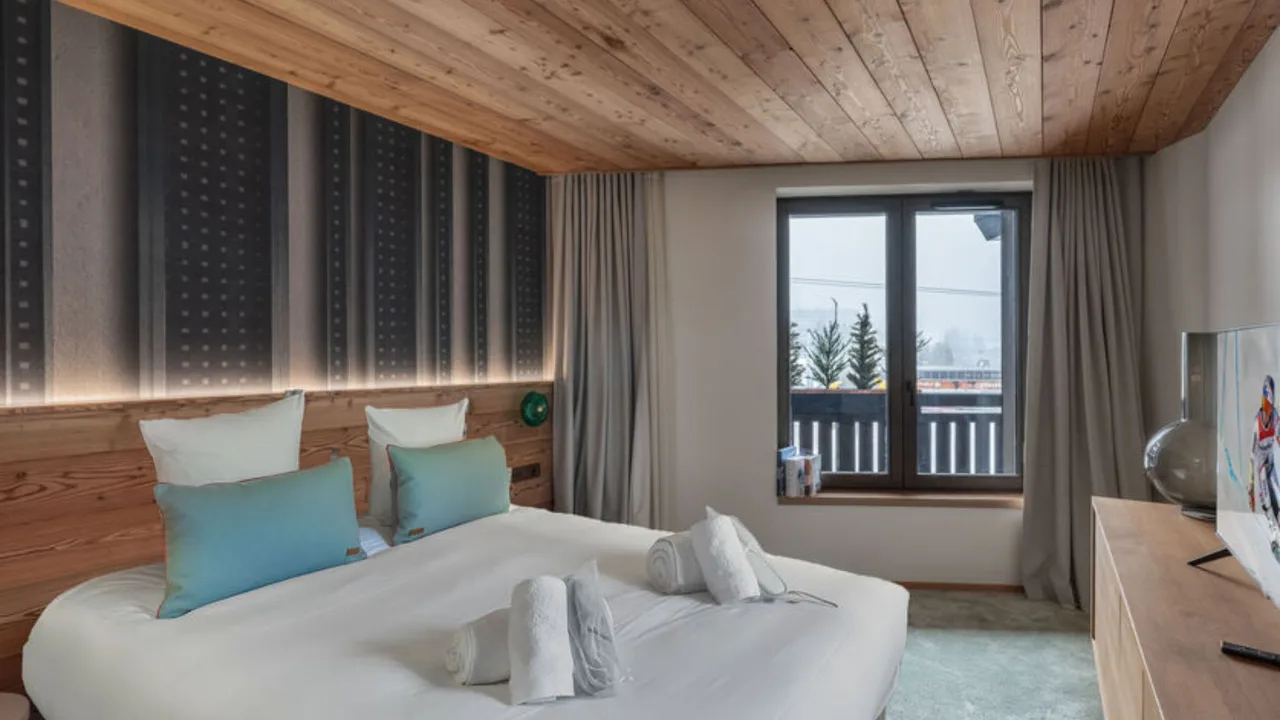 Stylish Ski Retreat With Courchevel Views photo 2