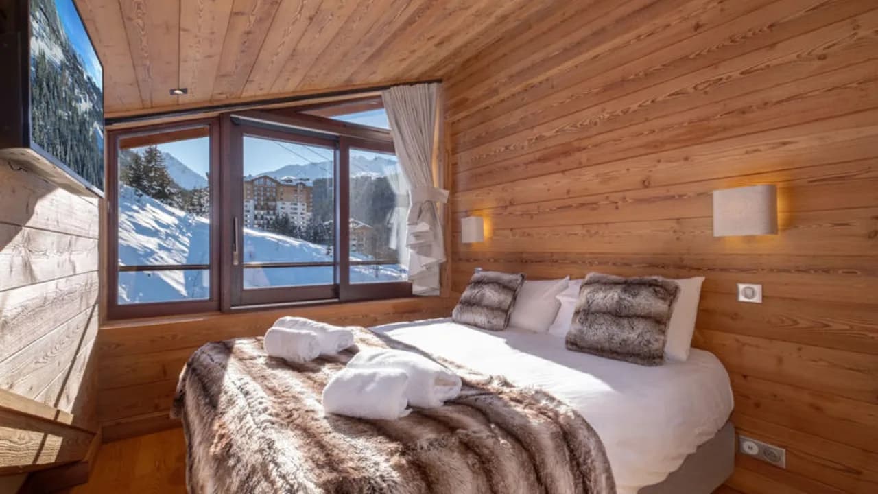 Penthouse in Courchevel’s Heart With Fireplace photo 2