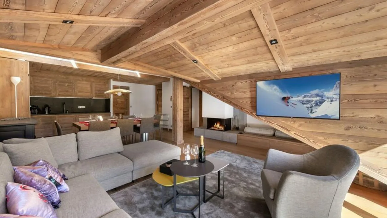Penthouse in Courchevel’s Heart With Fireplace photo 4
