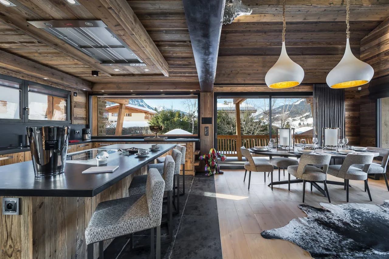 Megève Luxury Chalet With On-trend Modern Decor photo 3