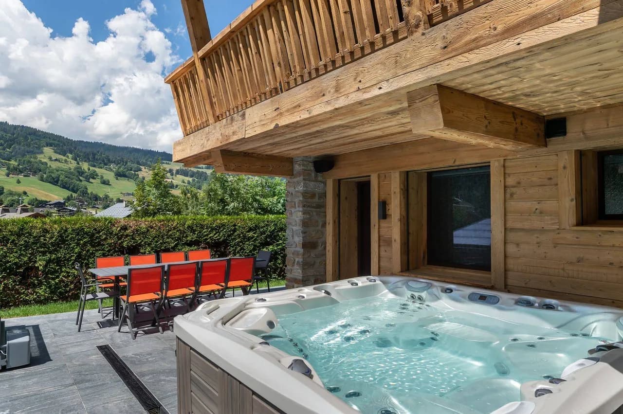 Megève Luxury Chalet With On-trend Modern Decor photo 5