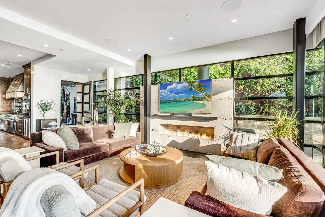Inviting Encinitas Home With Coastal Vibes photo 5