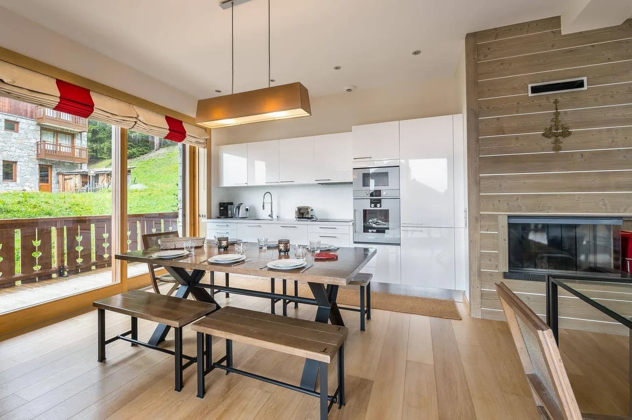 Prime Ski-in Location, Spacious Luxury photo 2