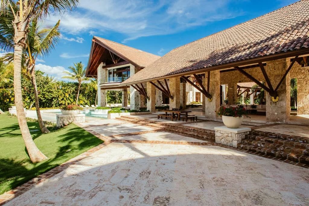 Beachfront Estate with Private Beach in La Romana photo 5