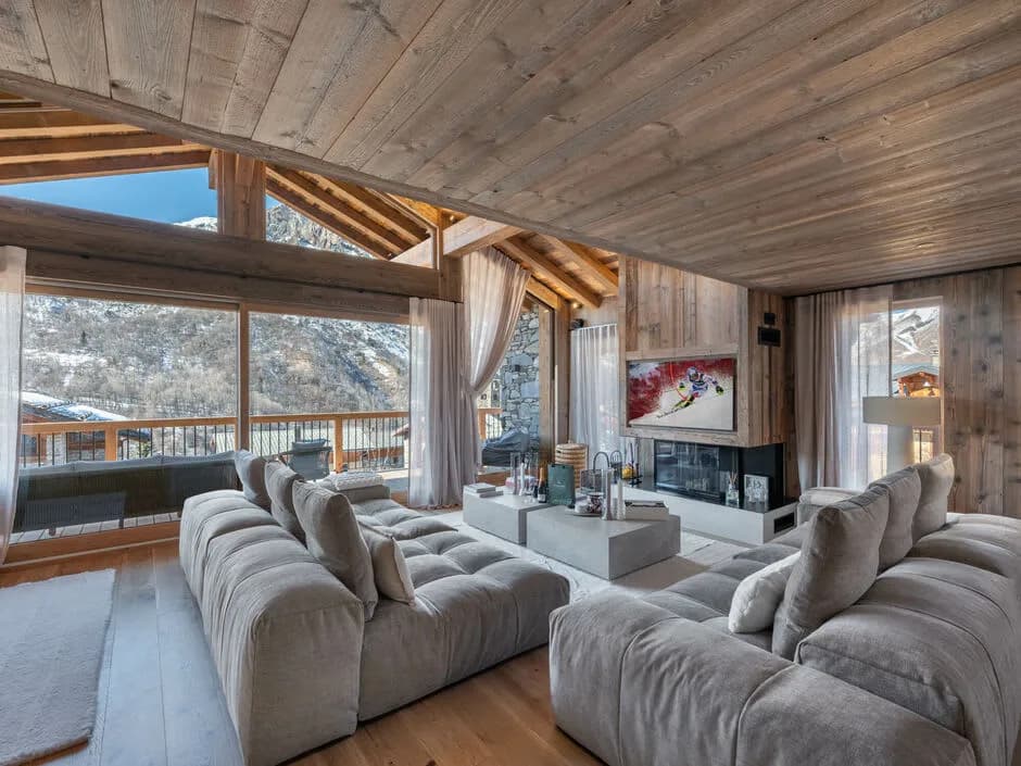Elegant Alpine Retreat With Pool, Cinema, And Spa photo 3