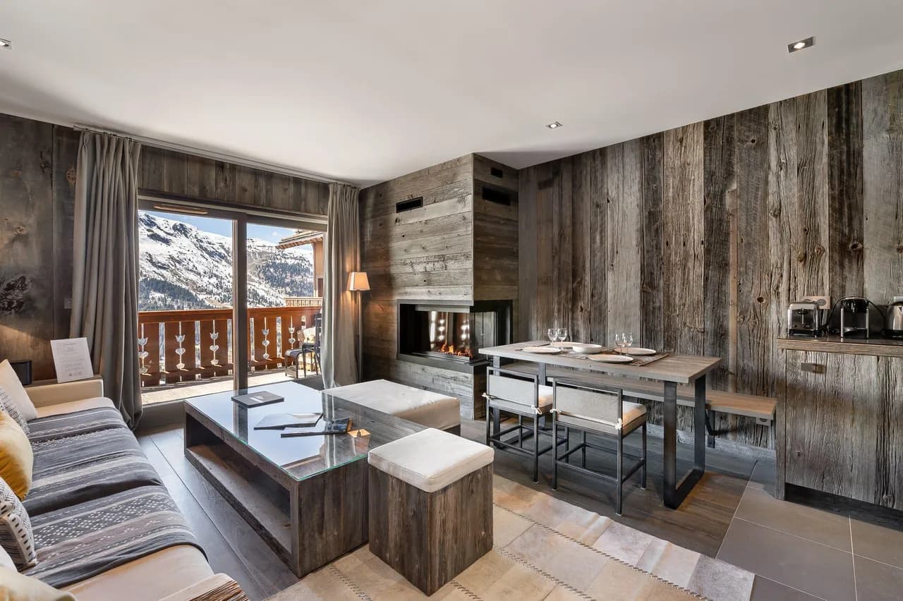 Luxury Alpine Retreat:Ski-in Access & Spa Serenity