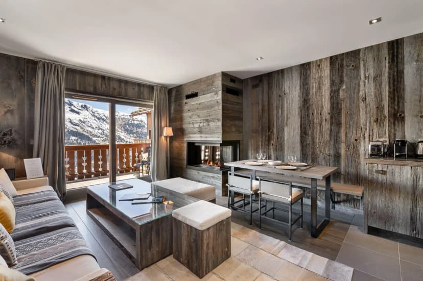Luxury Alpine Retreat:Ski-in Access & Spa Serenity