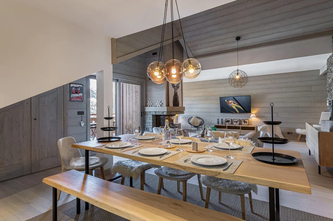 Elegant Alpine Retreat:Modern Design, Scenic View photo 2