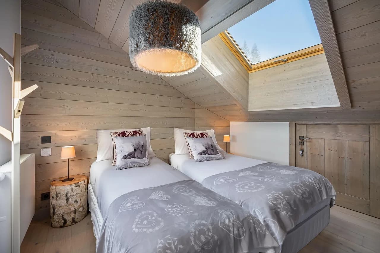 Elegant Alpine Retreat:Modern Design, Scenic View photo 4